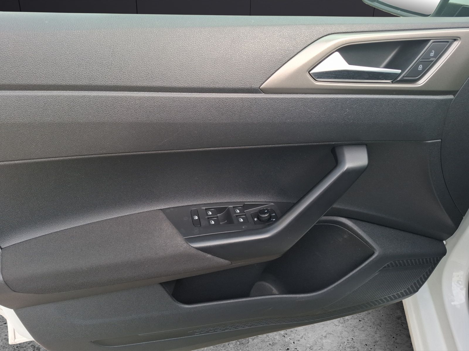 Fahrzeugabbildung Volkswagen Polo TSI Comfortline AppConnect Klima PDC SHZ