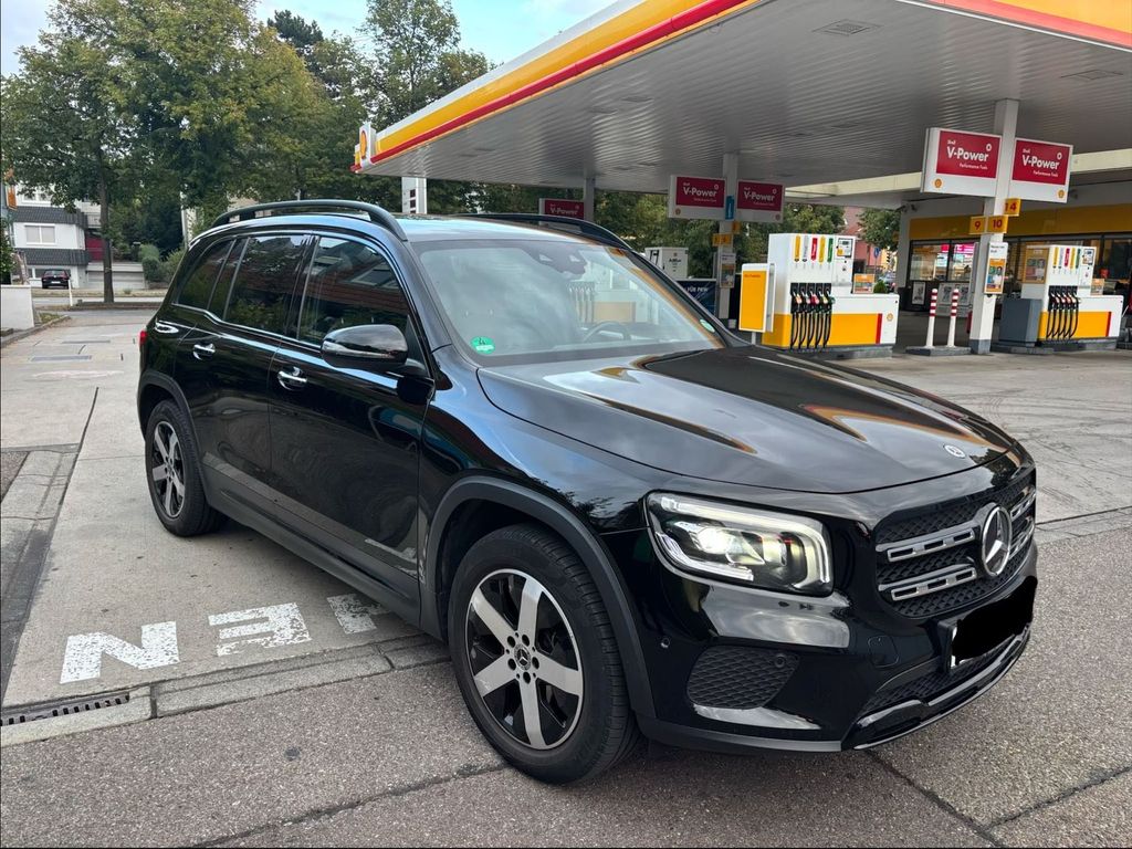 Image of Mercedes-Benz GLB 220