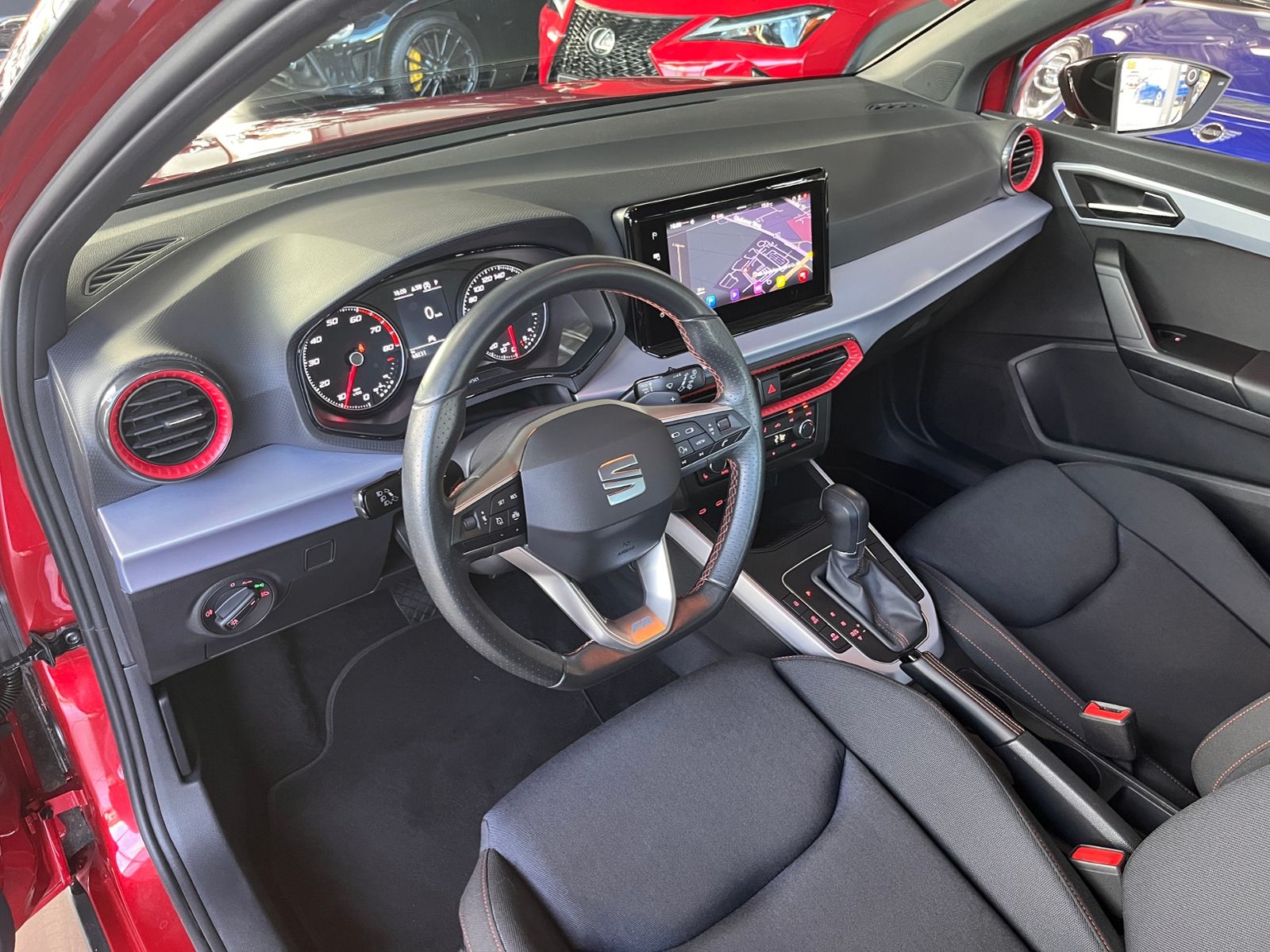 Fahrzeugabbildung SEAT ARONA 1.5 TSI DSG FR KLIMA LED NAV SHZ 17"