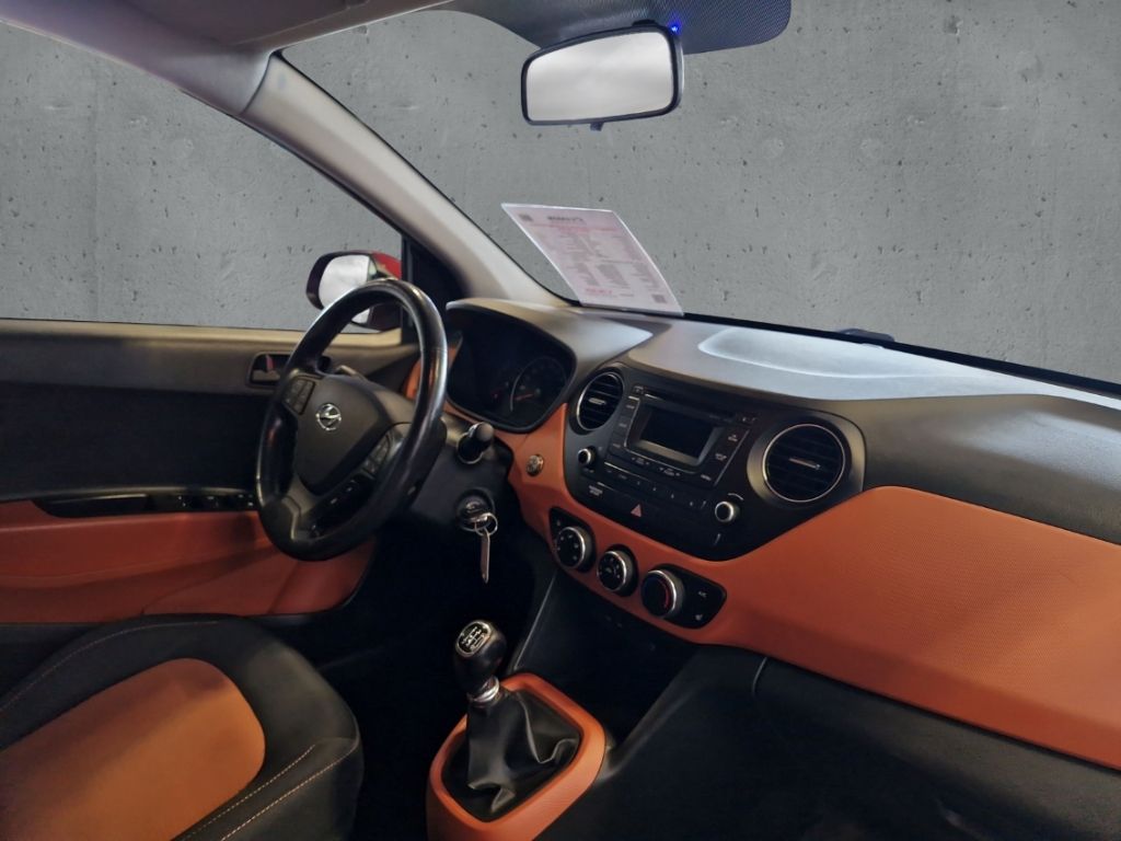 Fahrzeugabbildung Hyundai i10 1.2 FIFA World Cup Klima SHZ Radio Isofix Al