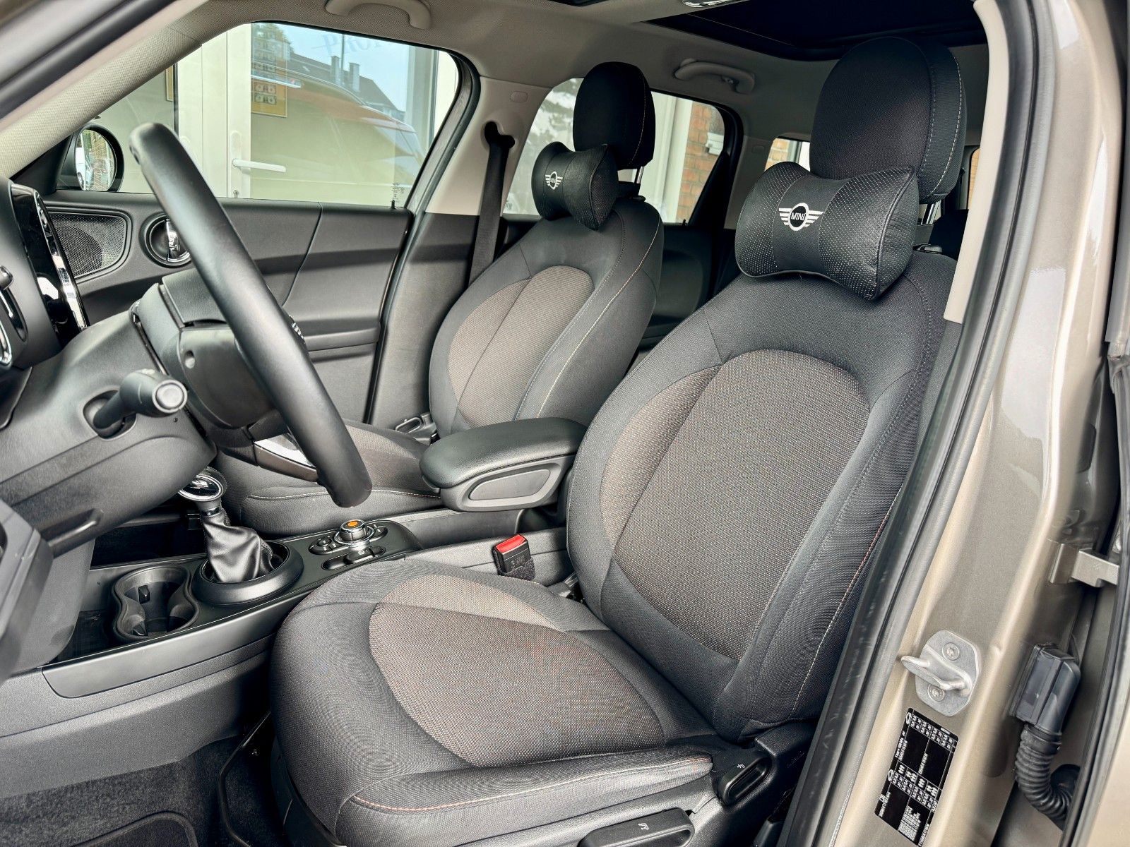 Fahrzeugabbildung MINI Cooper Countryman Autom. Navi/Panorama/1.Hand