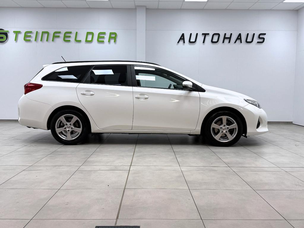 Toyota Auris Touring Sports