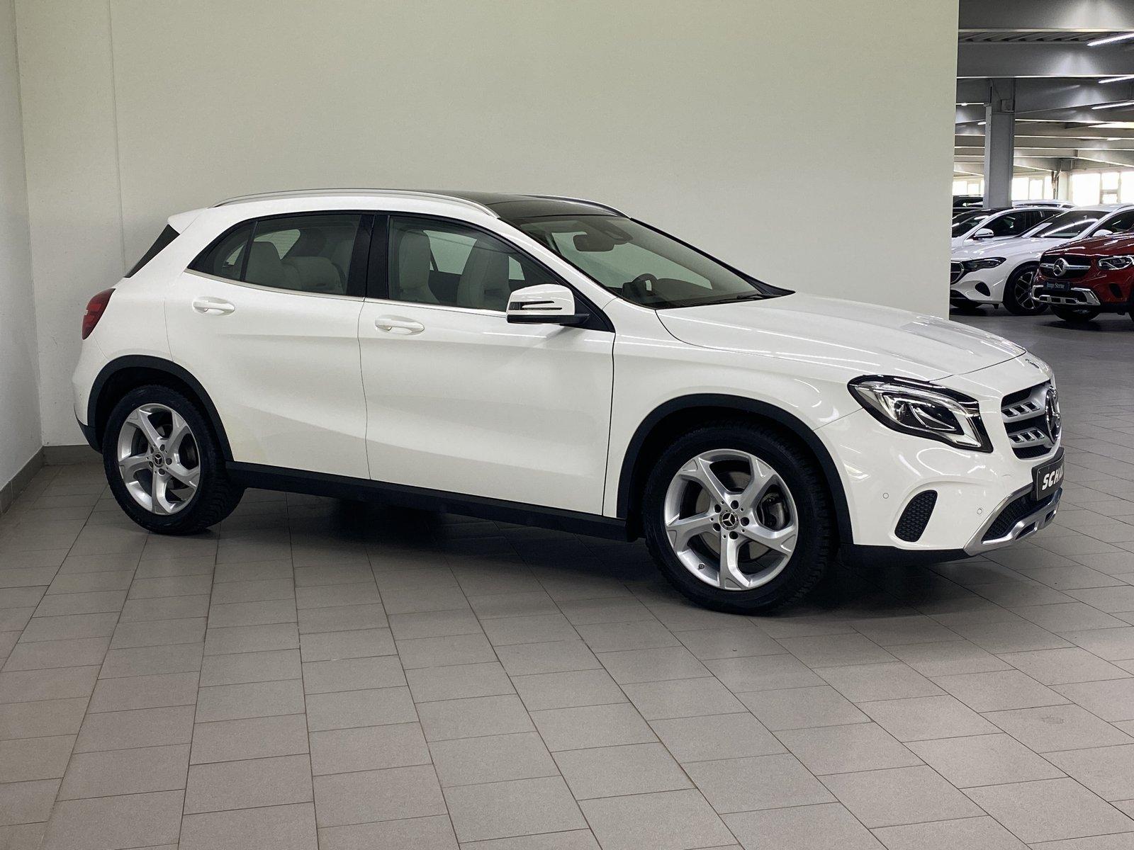 Mercedes-Benz GLA 220 4M URBAN+PANO+AHK+LED+NAVI+PARK-PILOT