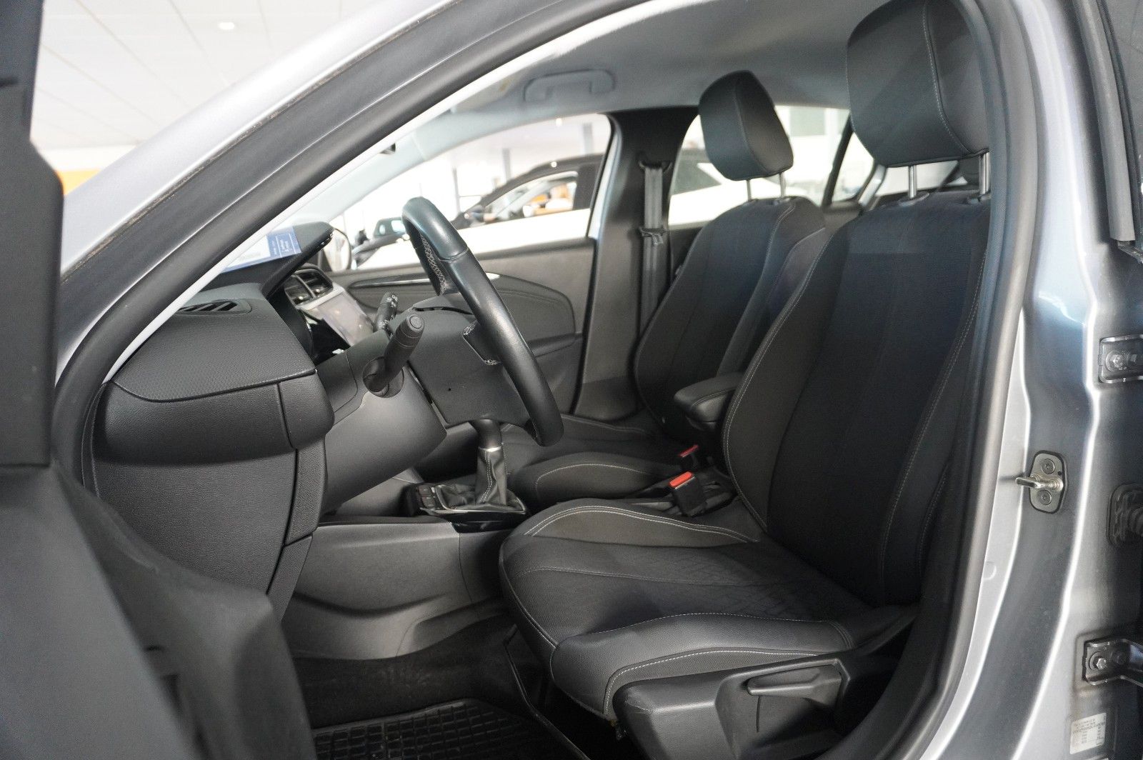 Fahrzeugabbildung Opel Corsa F 1.2 ELEGANCE NAVI/LED/KAMERA/SHZ/VIRT.