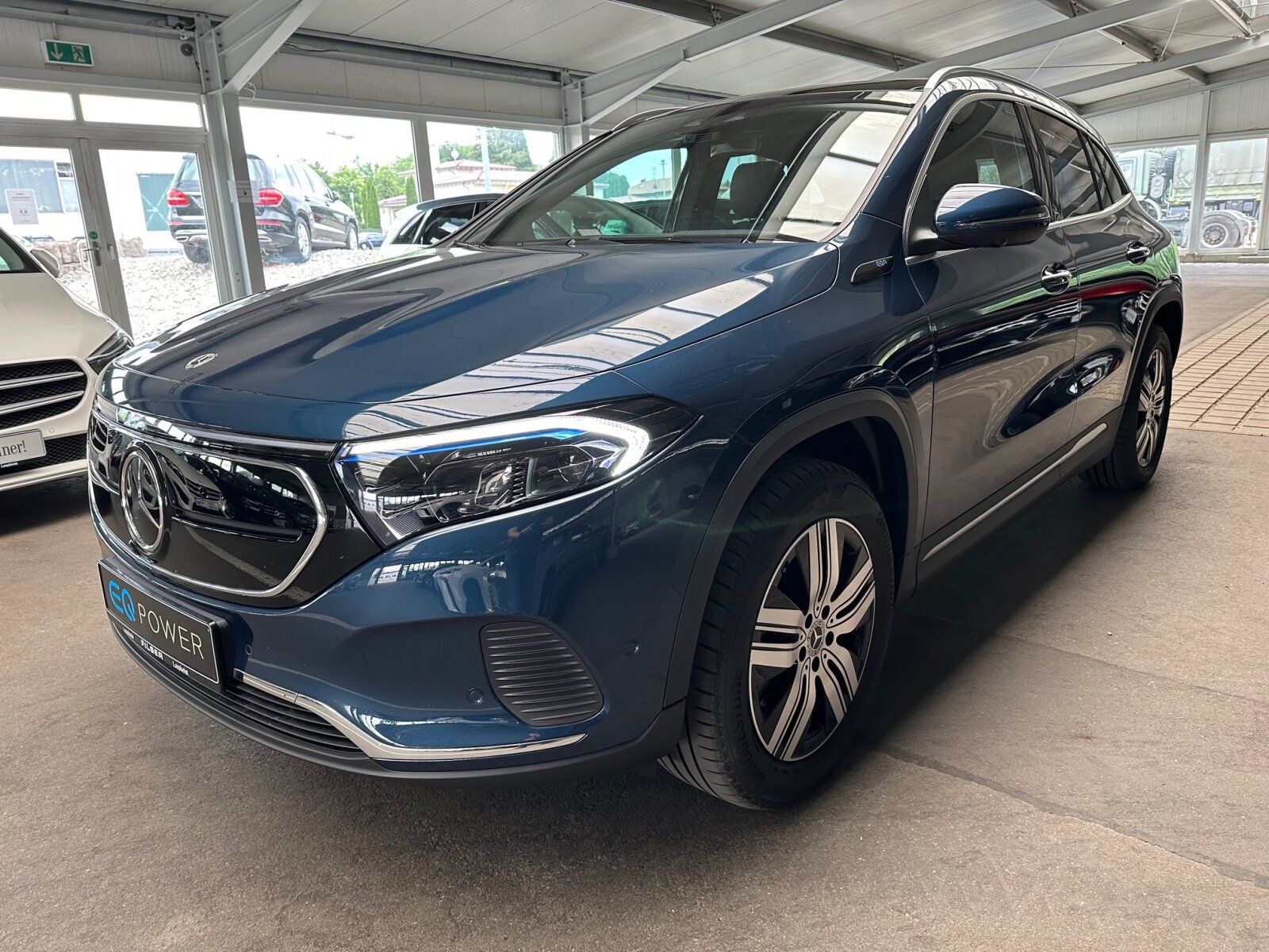 Mercedes-Benz EQA 300 4MATIC Progressive Pano-Dach AHK 360° foto 9
