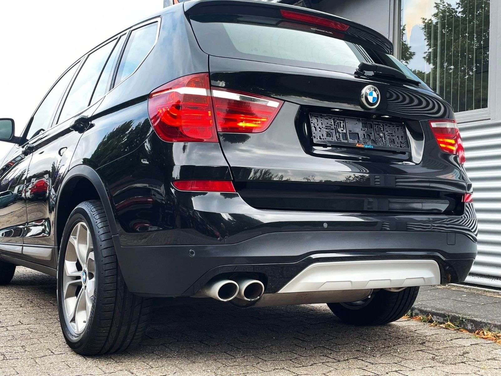 Fahrzeugabbildung BMW X3 xDrive 30d xLine SAG LEDER NAVI LED 360° 1.Hd