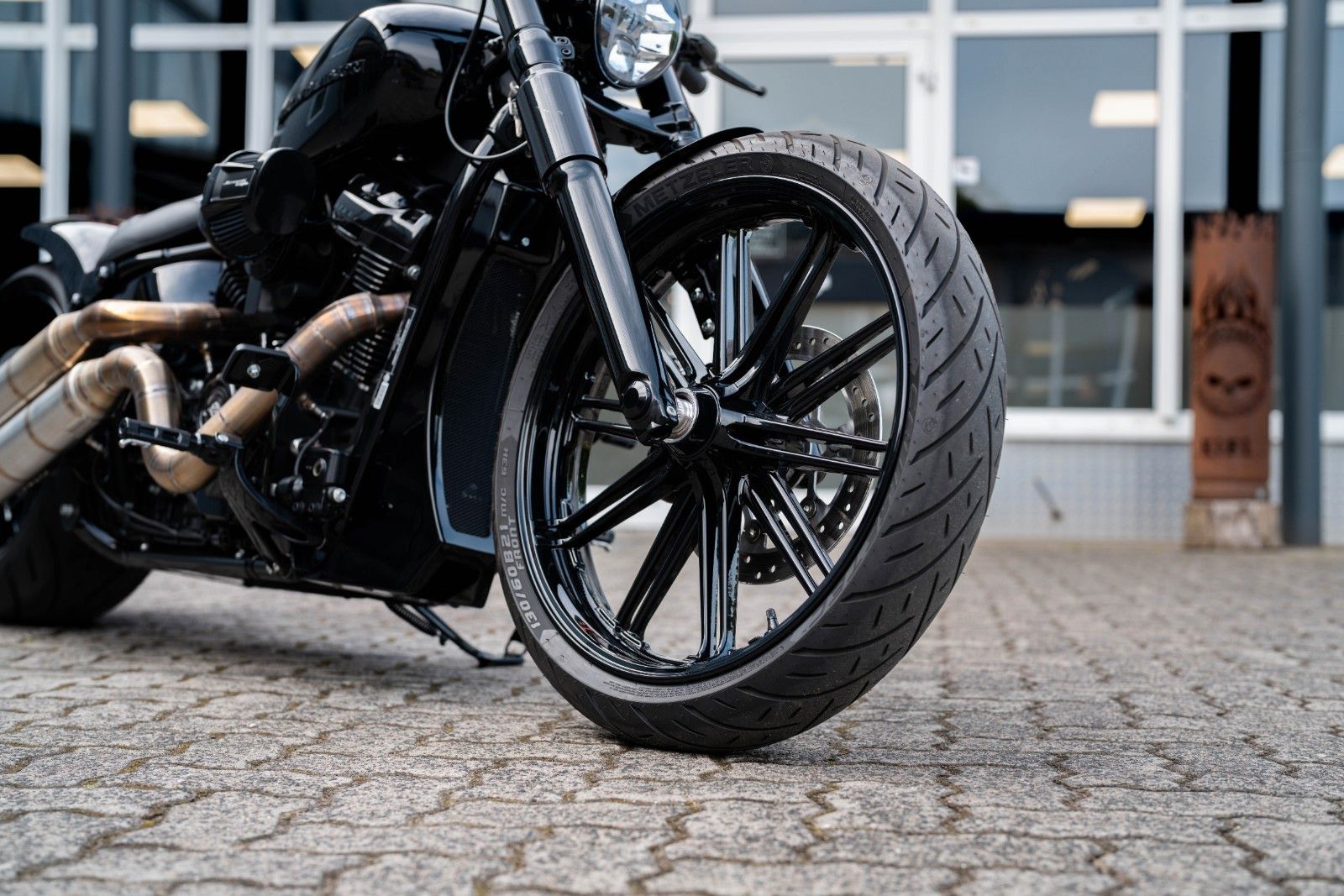 Fahrzeugabbildung Harley-Davidson FXBRS Breakout 114 cui - Kesstech BTC Gangster