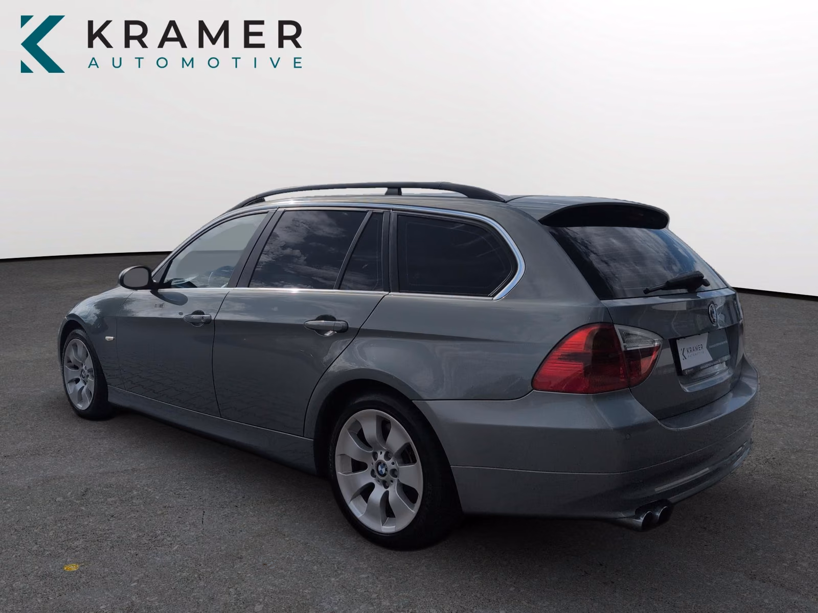 BMW 330xi Touring 258 ch 6 cylindres xDrive • Boîte auto • Toit pano • Xénon • Attelage