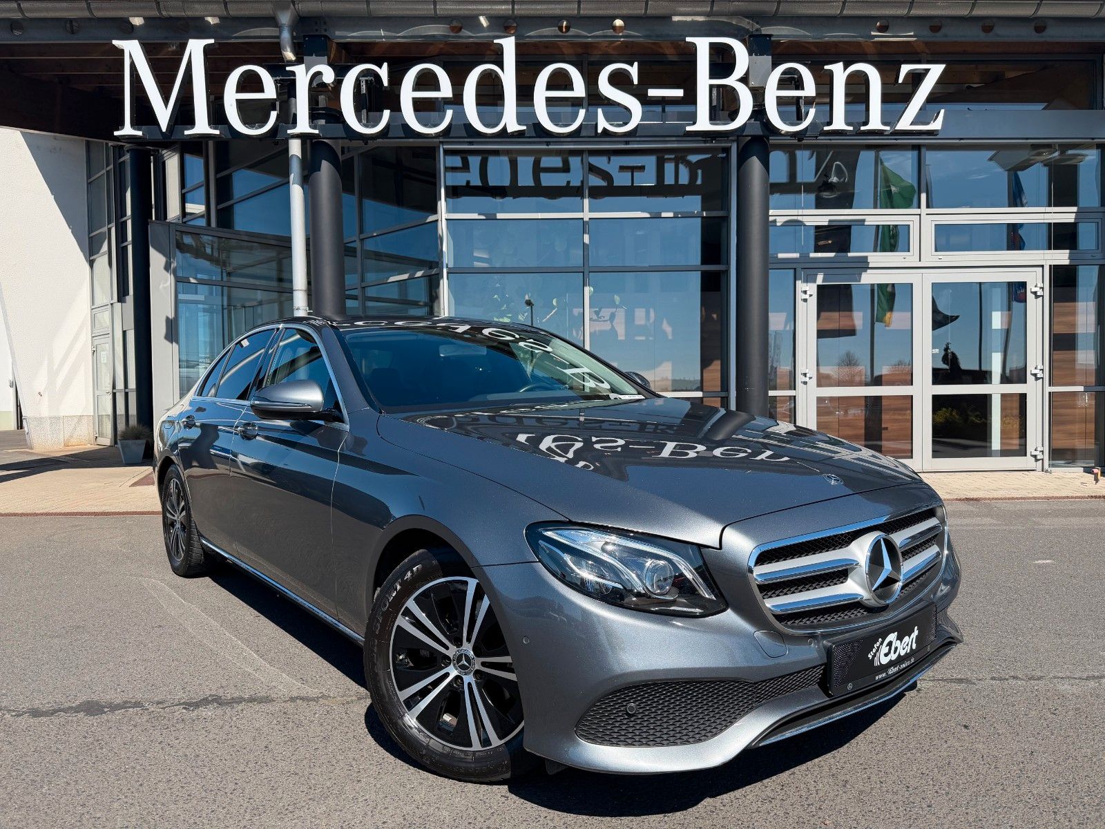 Fahrzeugabbildung Mercedes-Benz E 200 Avantgarde+RFK+Multibeam+Ambiente+