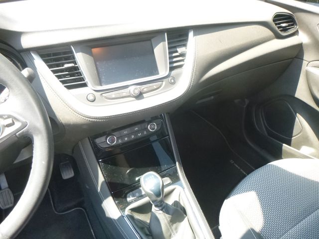 Grandland X Edition