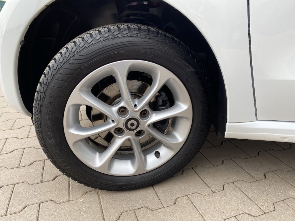 Fahrzeugabbildung Smart smart forfour passion *PDC hinten*Sitzh.*Klimaau