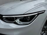 Volkswagen Golf VIII Lim. Style / Massage / IQ. Light / - Volkswagen Golf: I