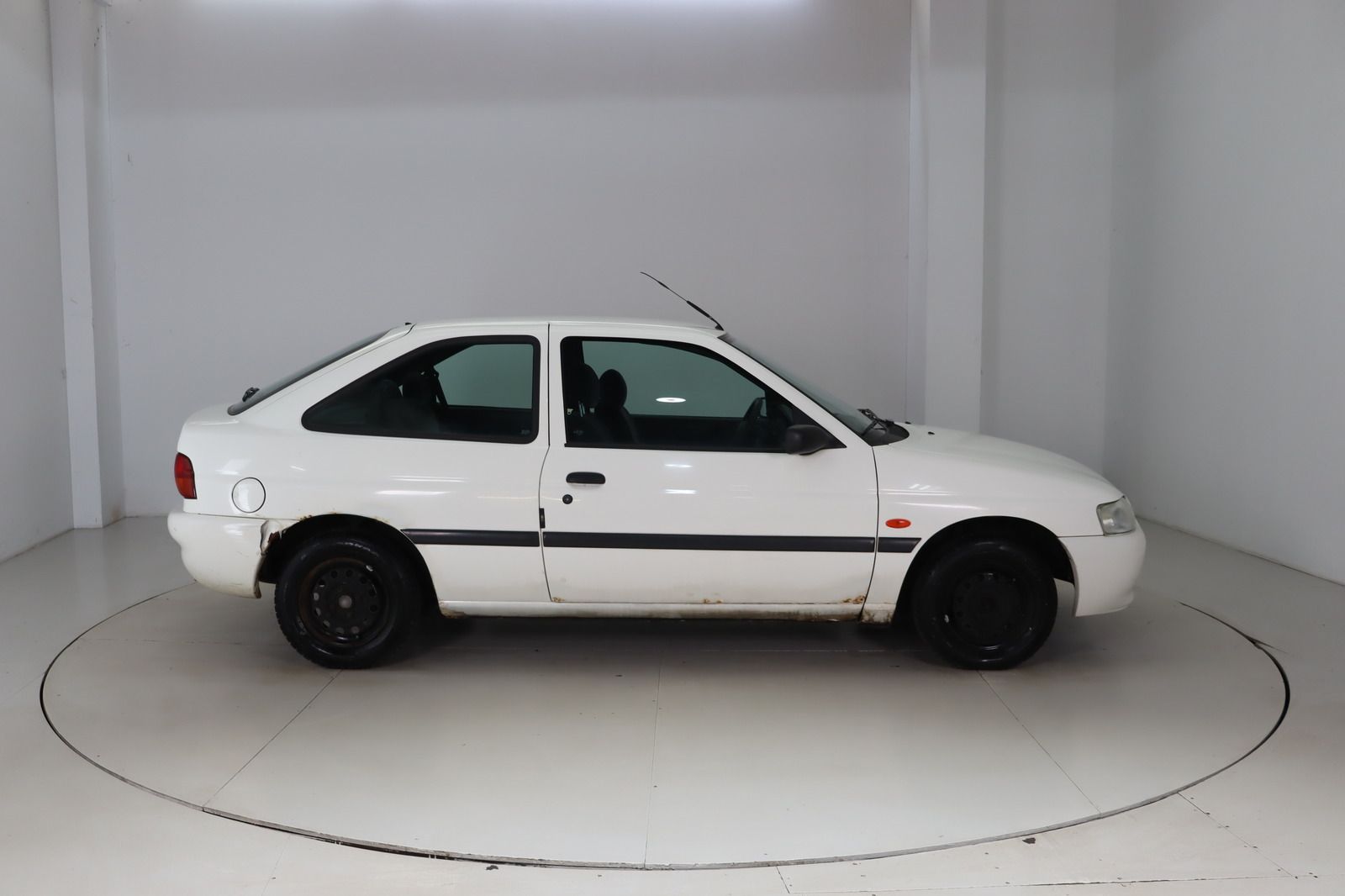 Fahrzeugabbildung Ford Escort 1.3i Flair aus 1. Hand