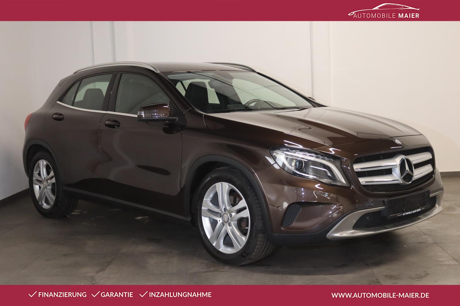 Mercedes-Benz GLA 200 Urban DTC Bi-Xenon Tempomat-AHK-SHZ-PDC-