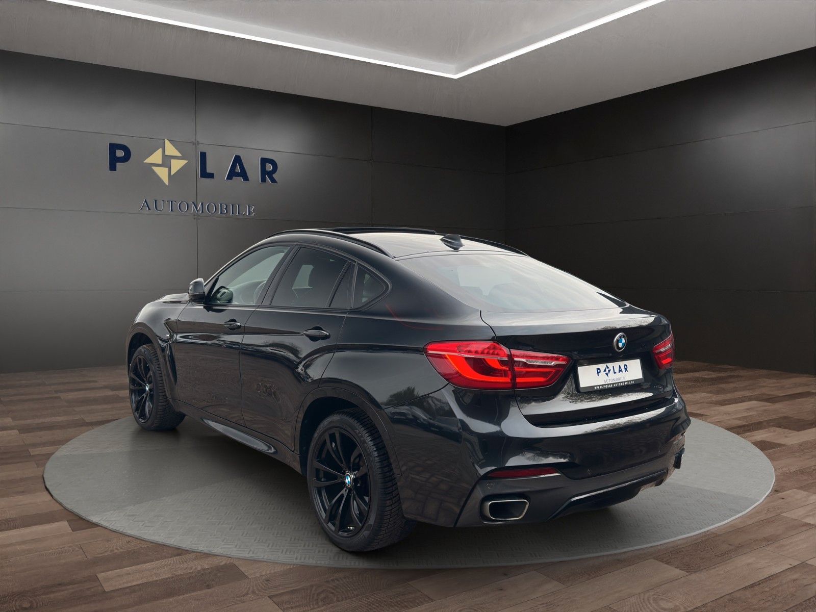 Fahrzeugabbildung BMW X6 xDrive Schiebedach/AHK/360°/M-Paket/H&K