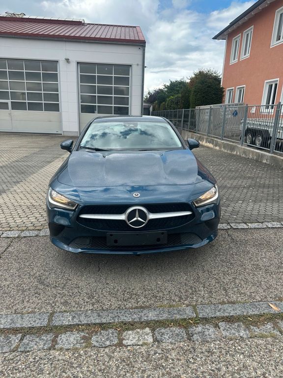 Image of Mercedes-Benz CLA 200 Shooting Brake