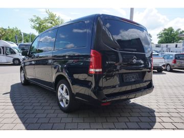 Mercedes V 220 - 5