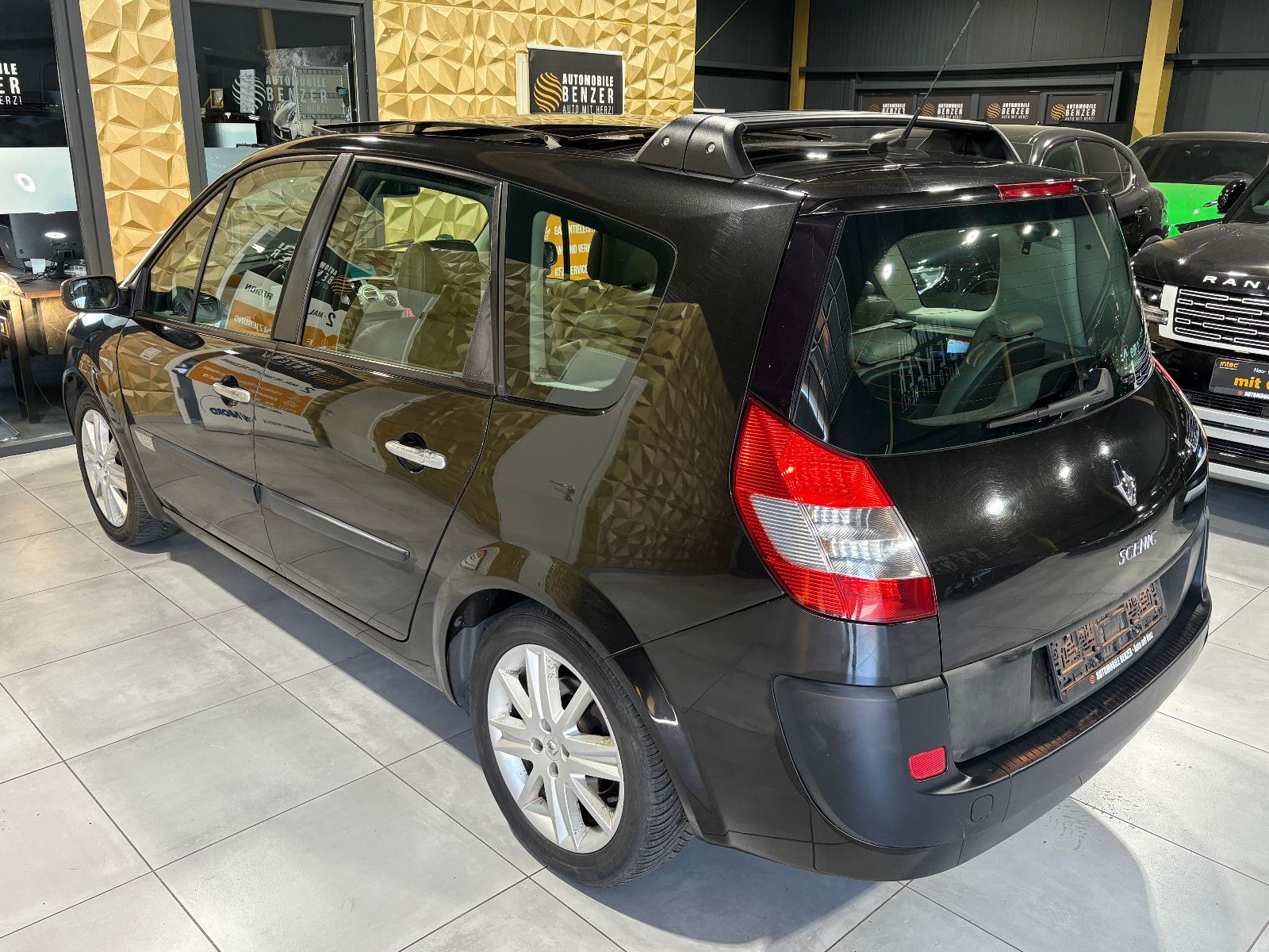 Fahrzeugabbildung Renault Scenic II Grand Privilege/7-SITZ/PANO/NAVI/SHZ/