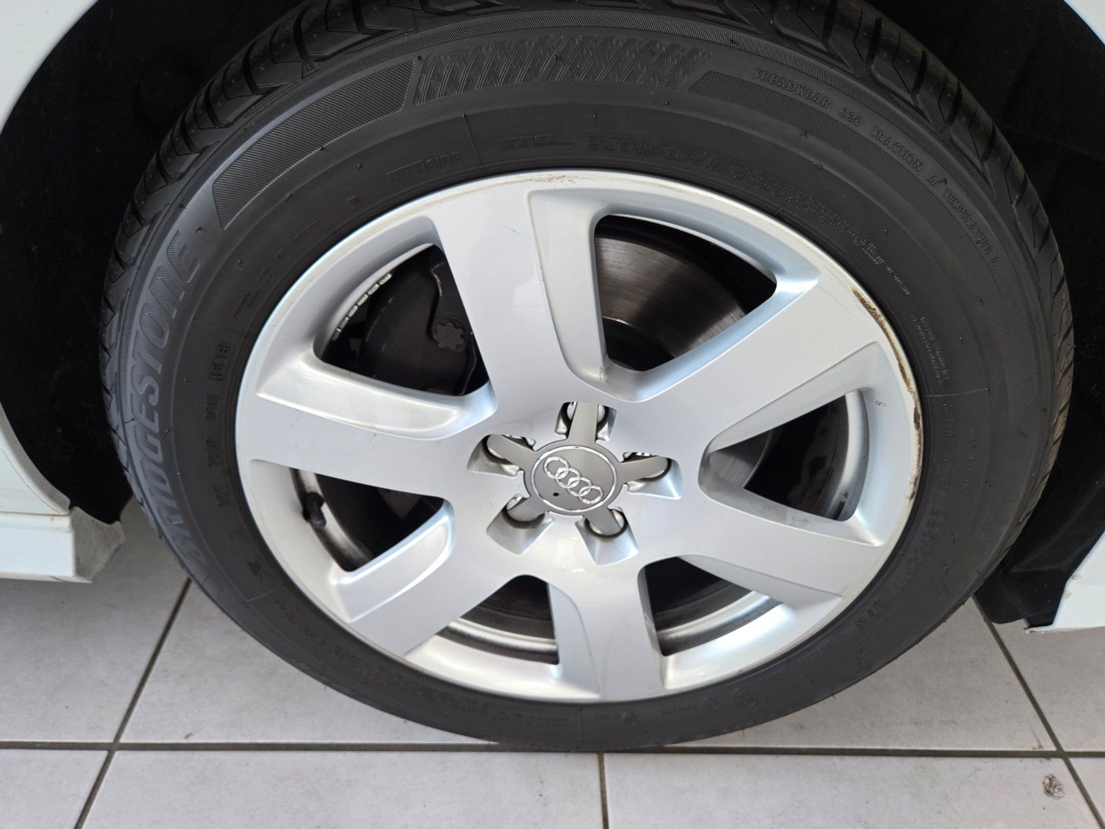 Fahrzeugabbildung Audi A6 Avant 2.0 TDI quattro