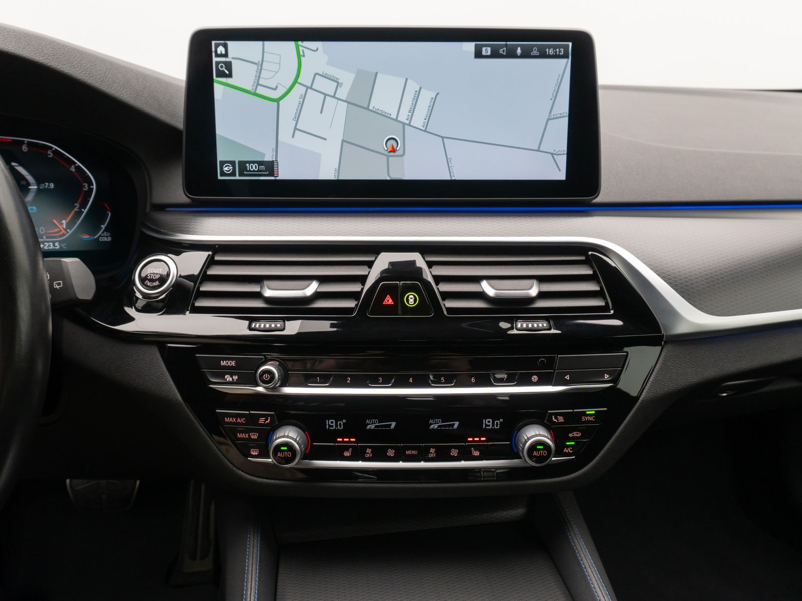 Fahrzeugabbildung BMW 530i M Sport Stop&Go Alarm DAB Komfort HiFi 18"