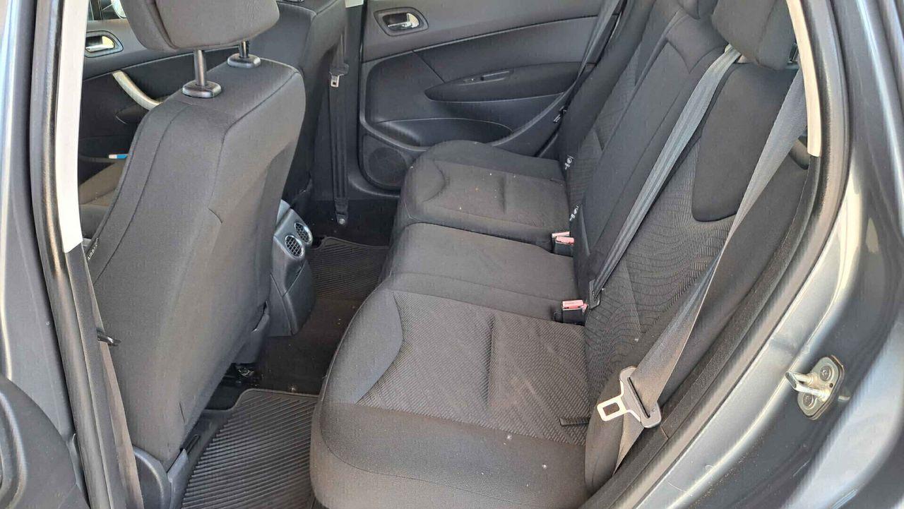 Peugeot 308 2009 — photo 10