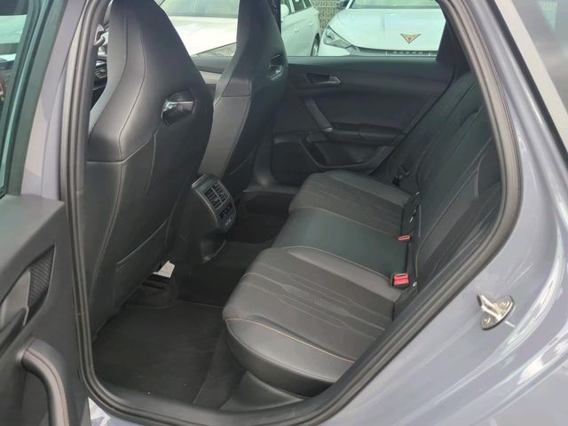 Leon ST 1.4 e-HYBRID 150kW DSG NAV/RFK/ACC/ PANO