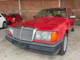 Mercedes-Benz 200d / SERVO/ZRV/Fahrbereit/ 4Gang - rote Mercedes-Benz 200