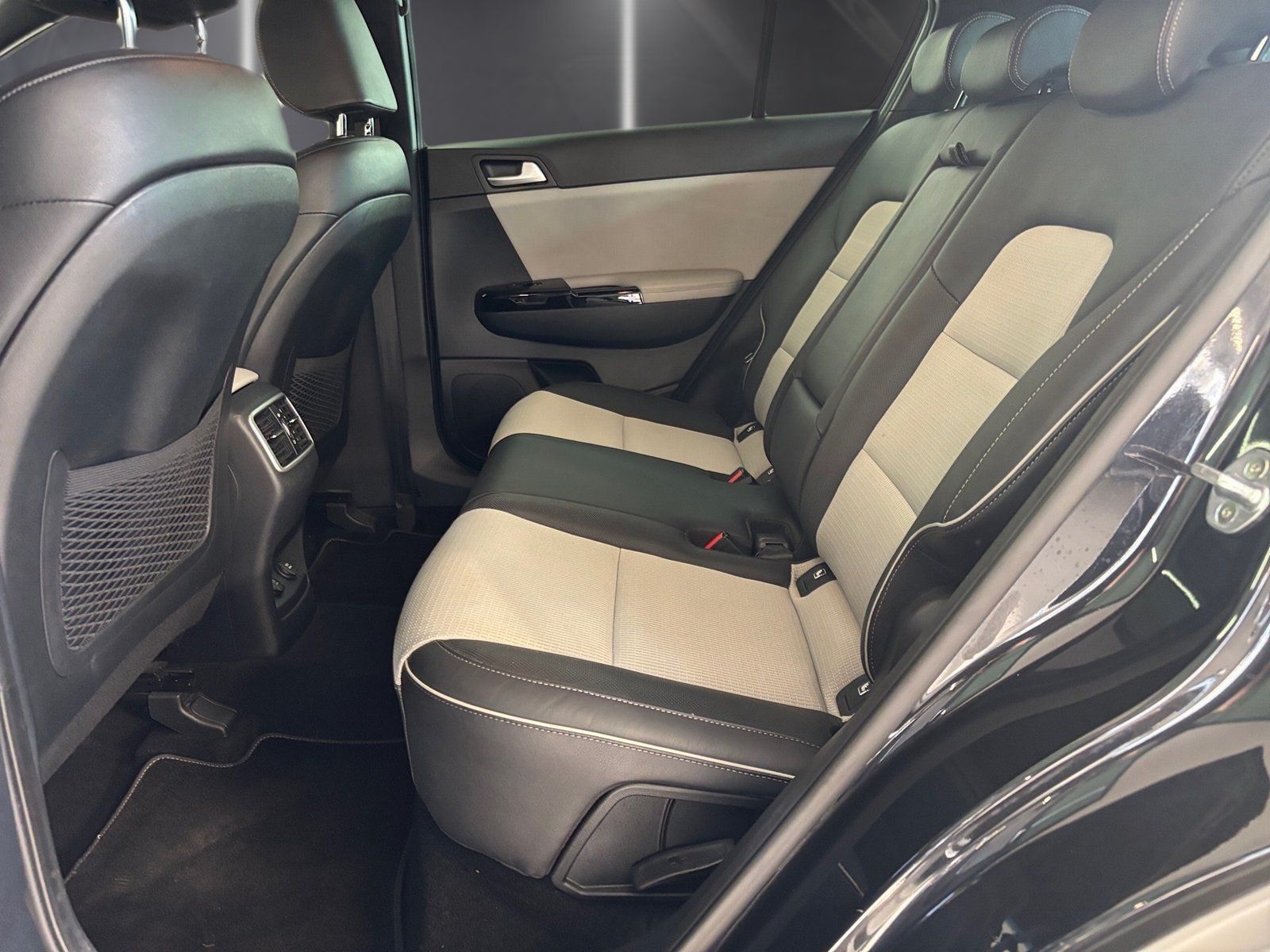 Fahrzeugabbildung Kia Sportage 1.6 T-GDI 4WD GT-Line *Technik*AHK*