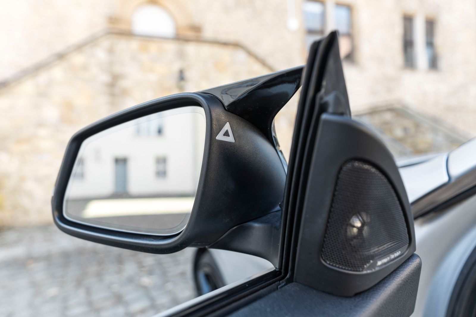 Fahrzeugabbildung BMW 430I Cabrio M-PERFORMANCE HUD H&K KAM CARPLAY