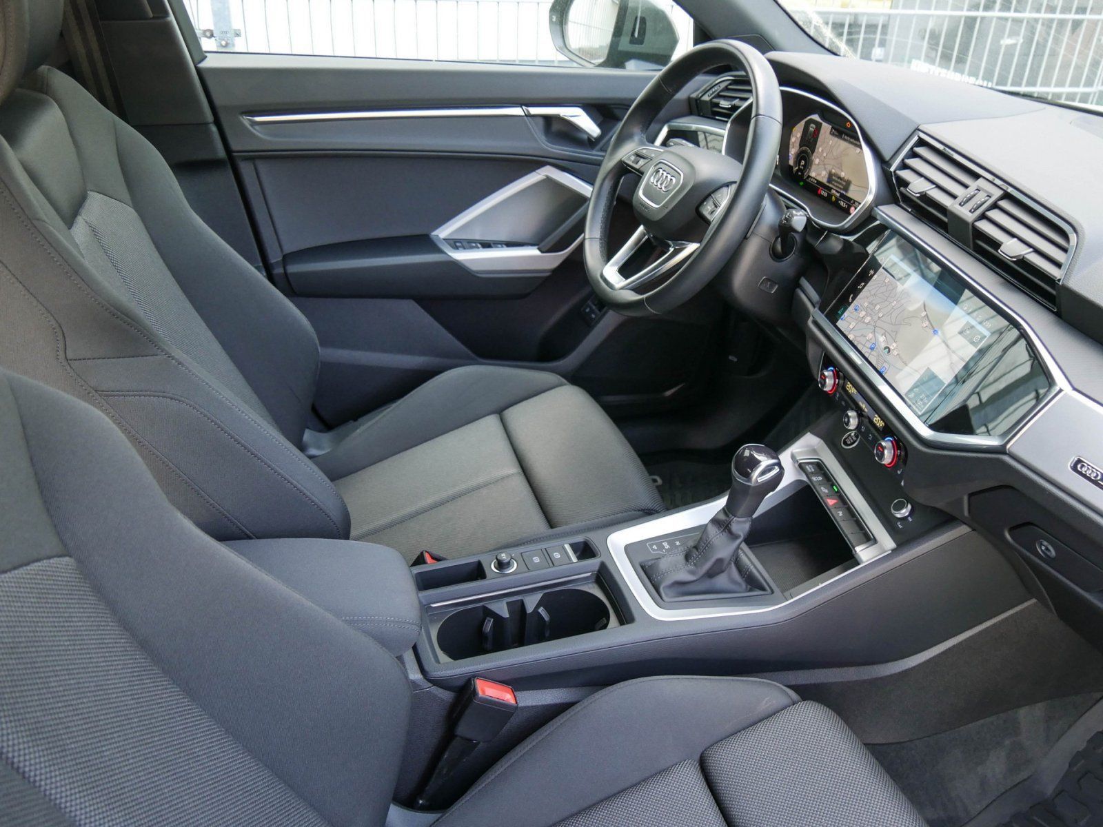 Audi Q3 45 1.4 TFSIe S-Line Navi Heckklappe elekt. foto 3