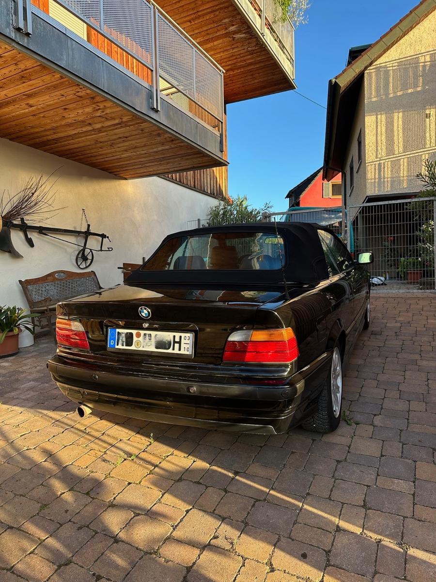 BMW 318i Cabrio H-Kennz. Hardtop Klima Leder M-Techn