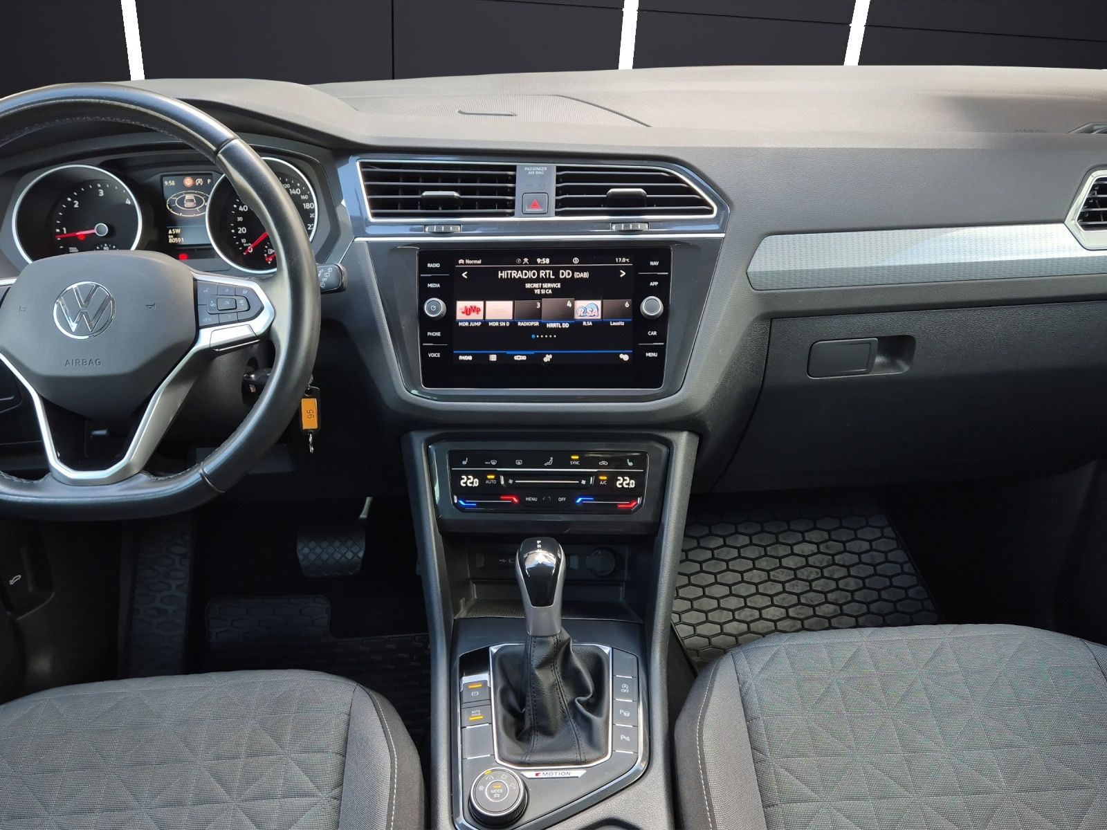 Fahrzeugabbildung Volkswagen Tiguan TDI Life DSG 4M LED AHK Navi ACC SHZ Park