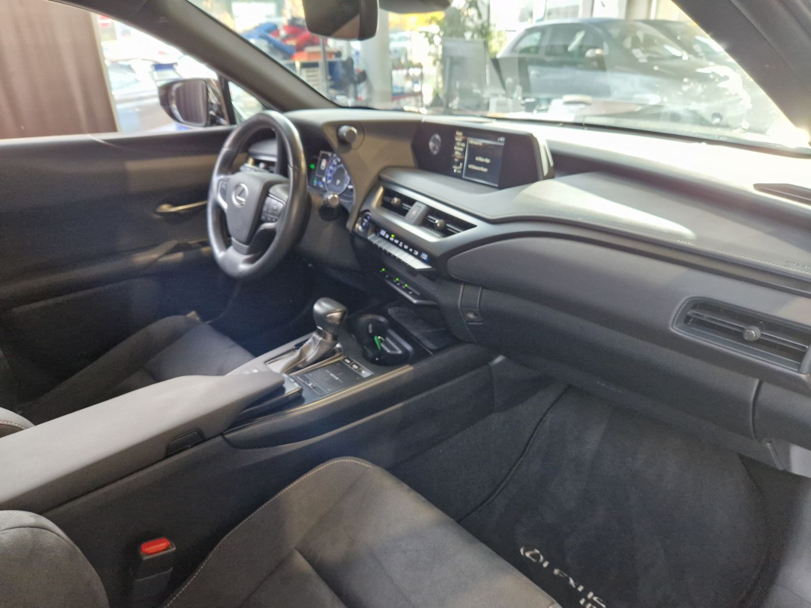 Fahrzeugabbildung Lexus UX 250 h Style LED ALU