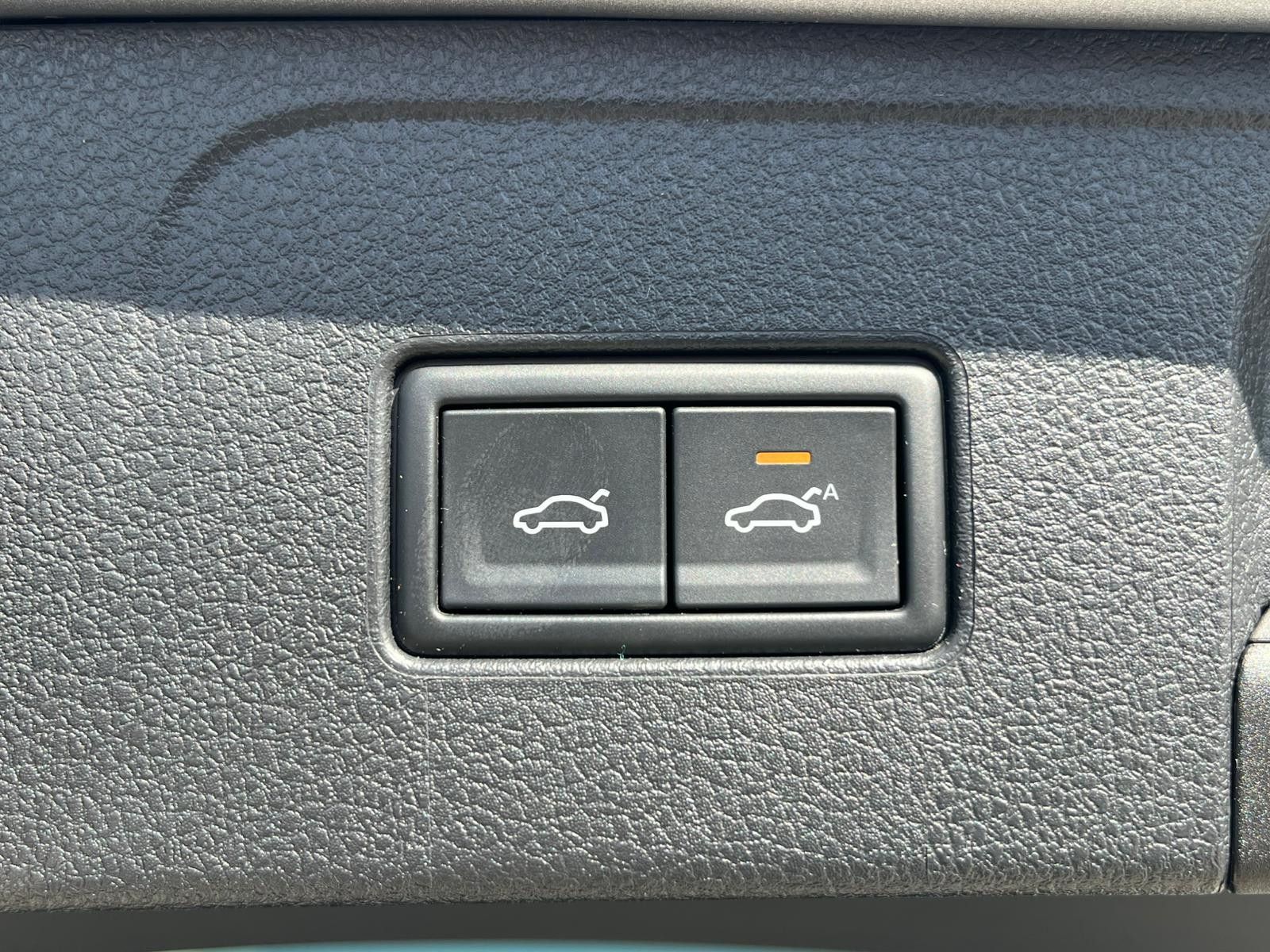 Fahrzeugabbildung Volkswagen Passat 2.0 TDI DSG Elegance MATRIX*AHK*ALCANTARA
