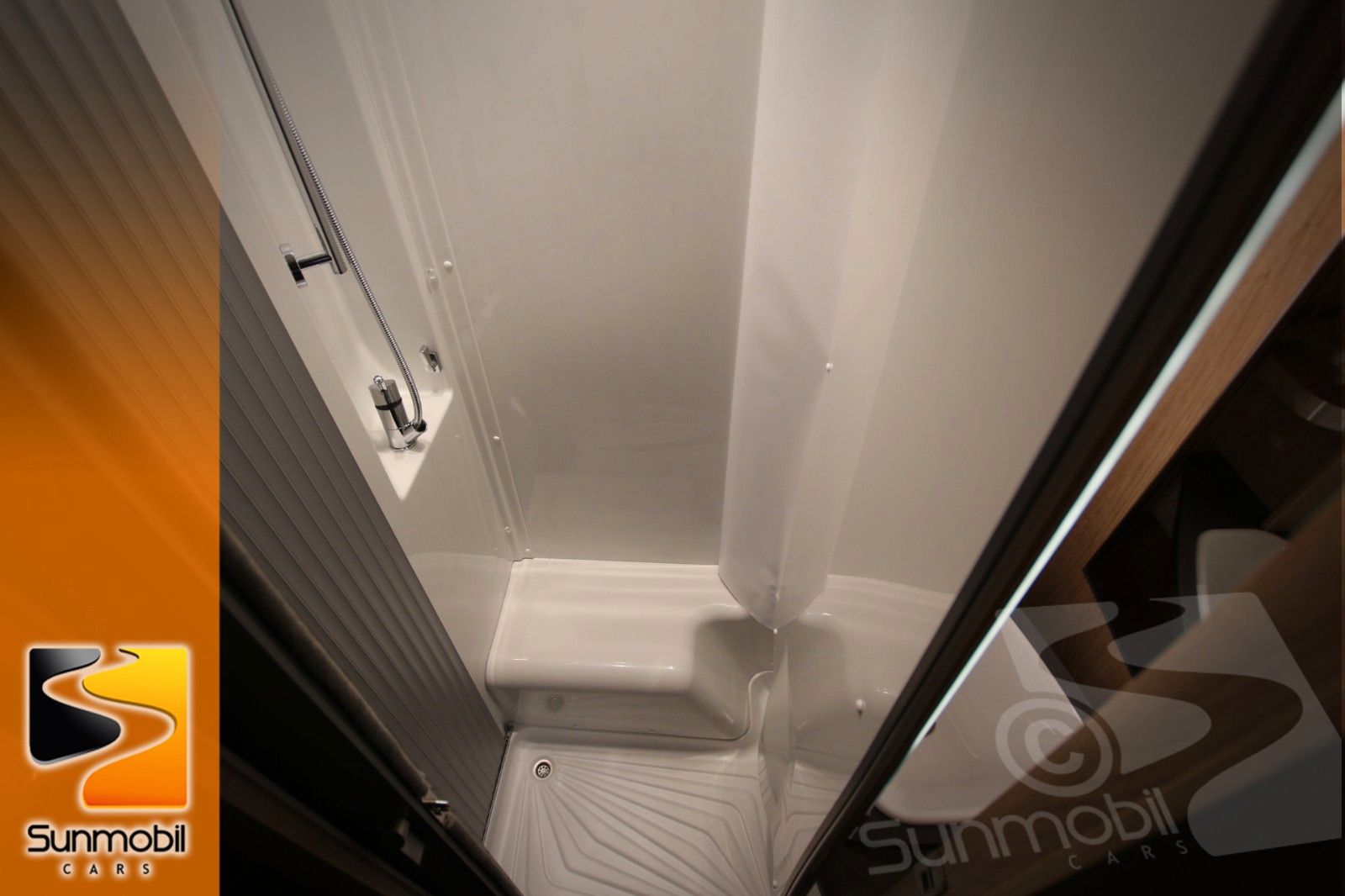 Fahrzeugabbildung Knaus Sky Wave 650 MEG  LED SAT TV LP.108.046,00 €