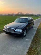 Mercedes-Benz Mercedes w202 c200cdi Handschalter Tüv 8.27 - Mercedes-Benz C-Klasse W202 mit Diesel-Antrieb