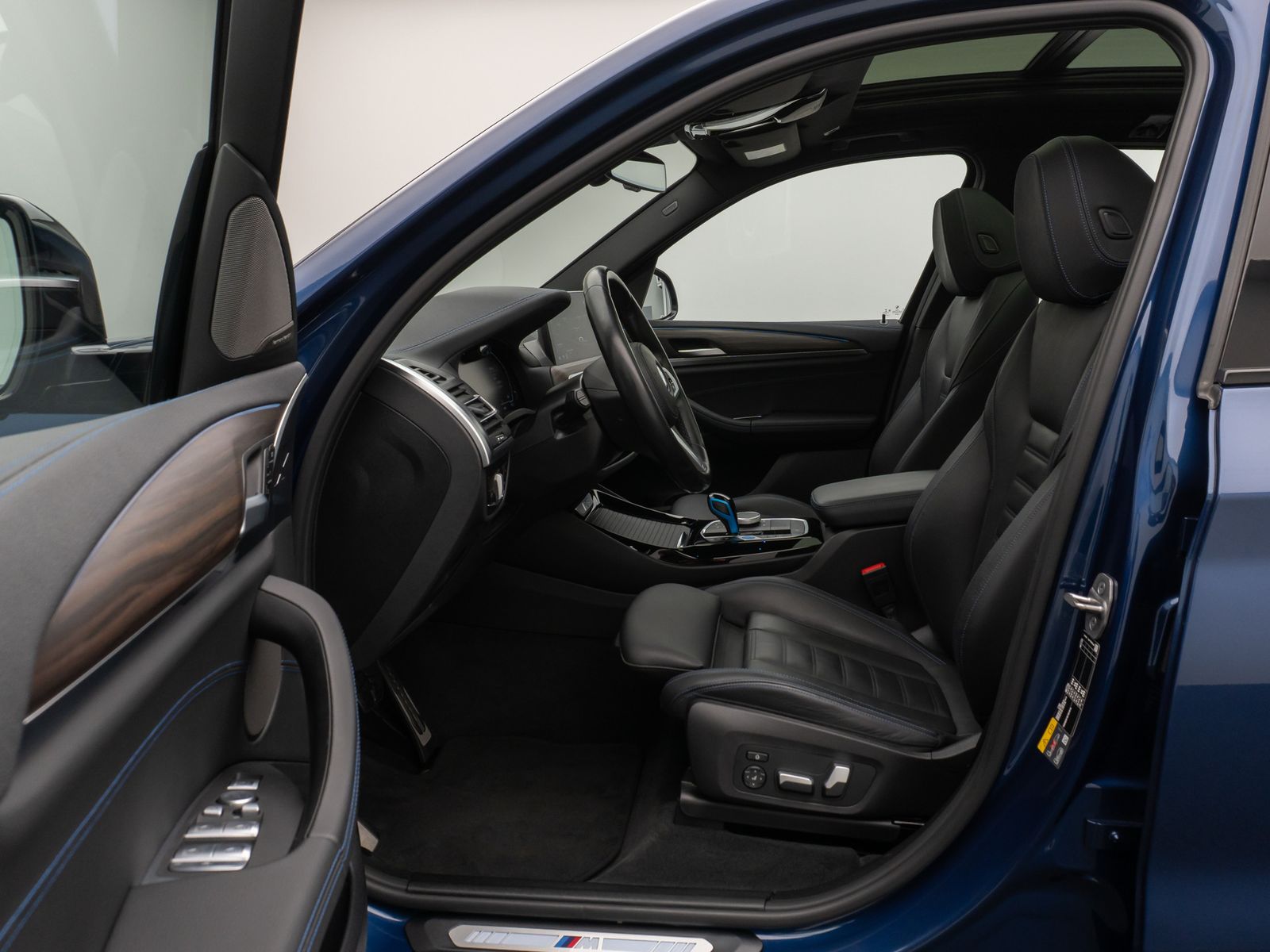 Fahrzeugabbildung BMW iX3 Impressive M Sport Panorama 360°HUD DAB H/K