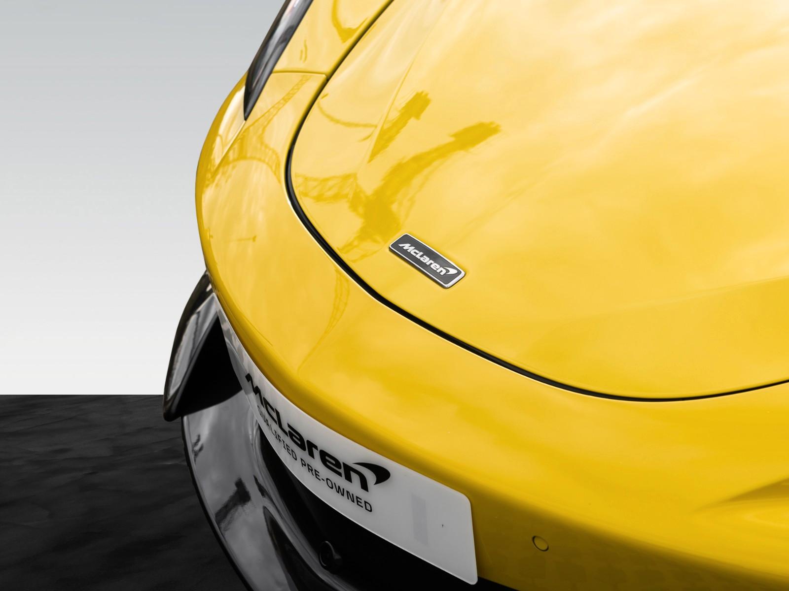 McLaren 600LT Coupé I Sicilian Yellow | MSO Roof Scoop