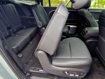 Hyundai IONIQ 9 UNIQ 4WD (307 PS)) 6-Sitzer Allrad