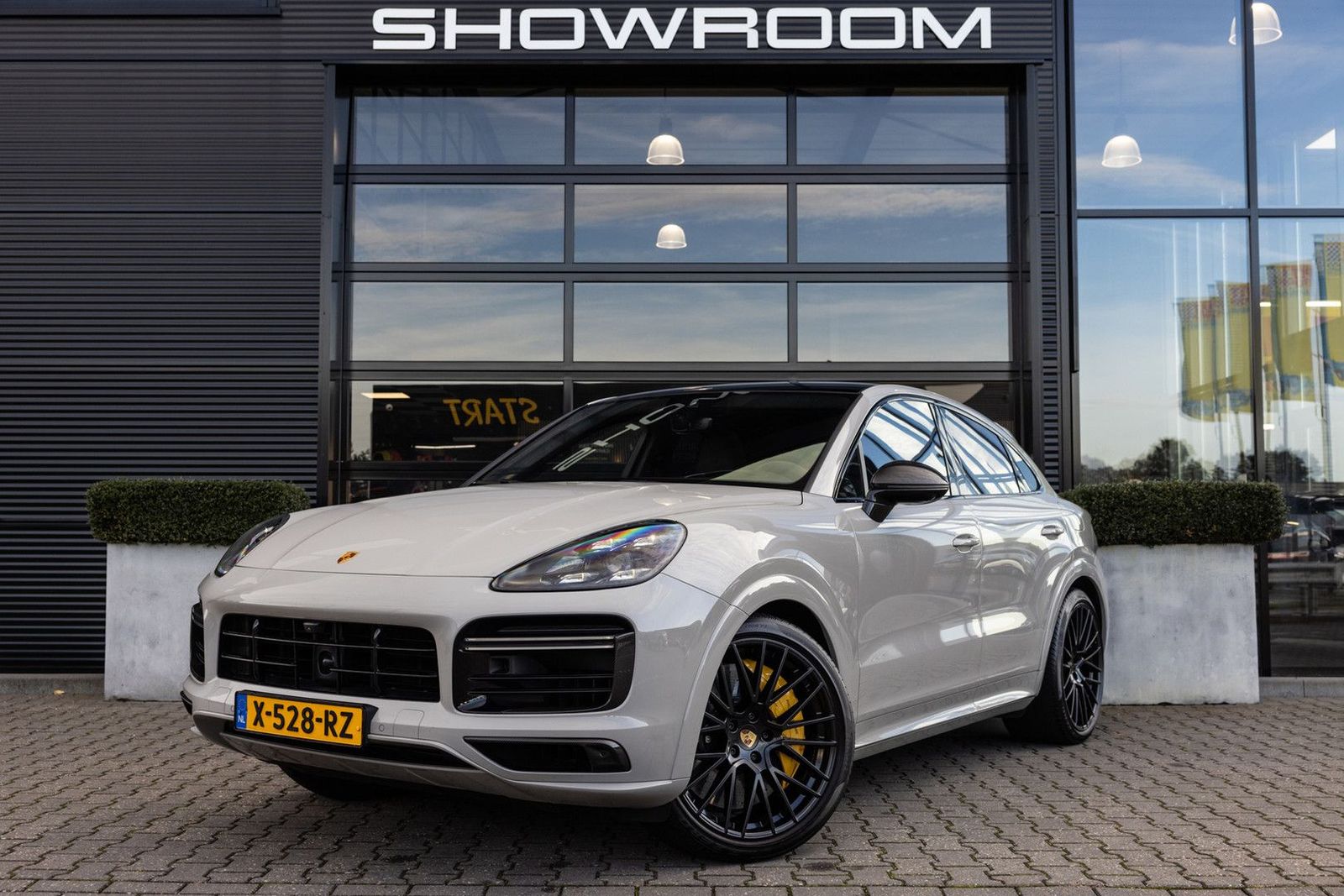 Porsche Cayenne Coupé 4.0 Turbo S E-Hybrid, 680 PK, Carb imagem 2
