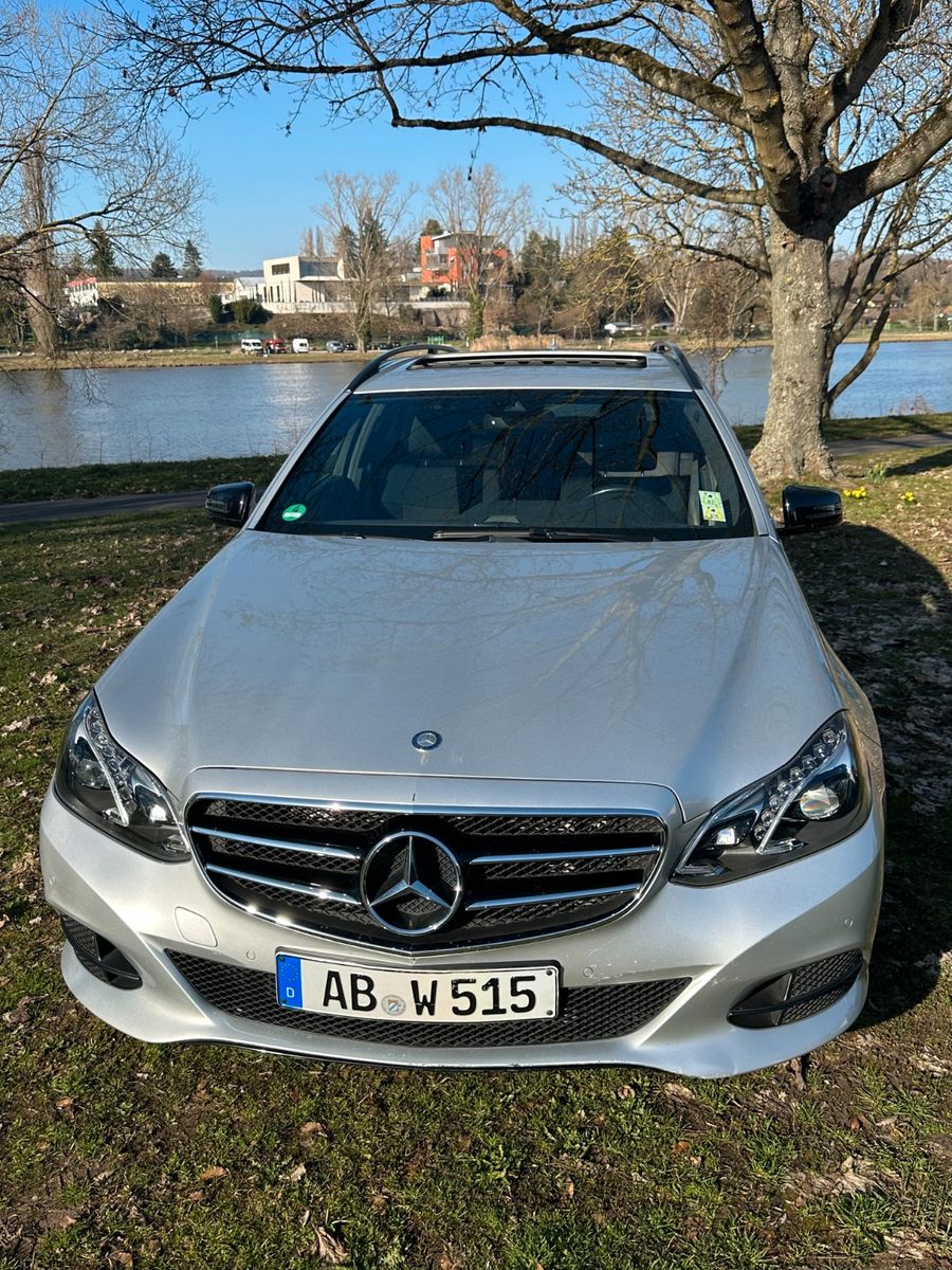 MERCEDES-BENZ E 220 BlueTEC T 