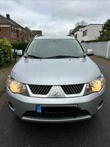 Mitsubishi Outlander 2.0 DI-D Invite Invite - Mitsubishi Outlander Invite mit Diesel-Antrieb