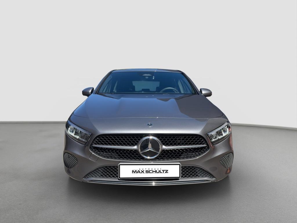 Mercedes-Benz A 250 e Kompaktlimousine mit EQ Hybrid Technolog