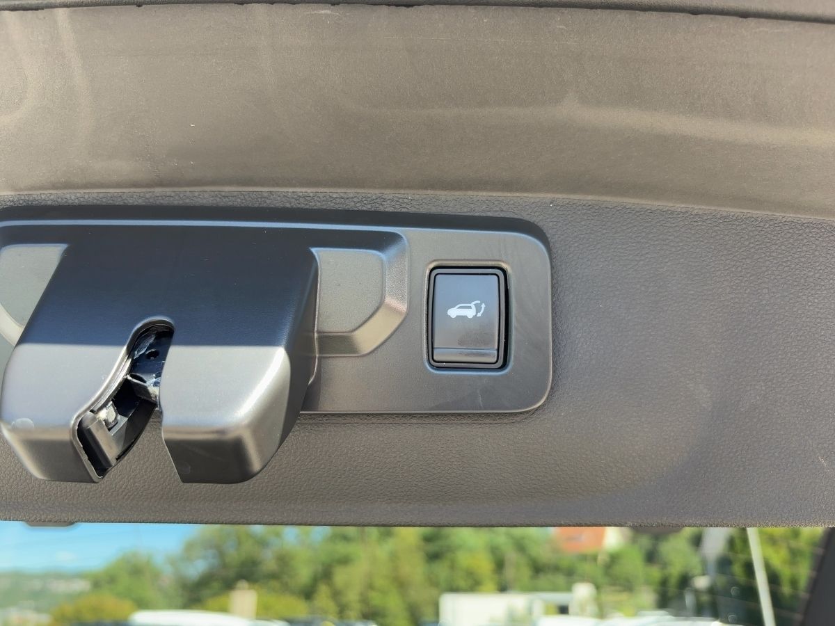 Fahrzeugabbildung Renault Rafale Techno 200 el. Heckkl. 4Contrl. GJR - mit KI generiert/bearbeitet