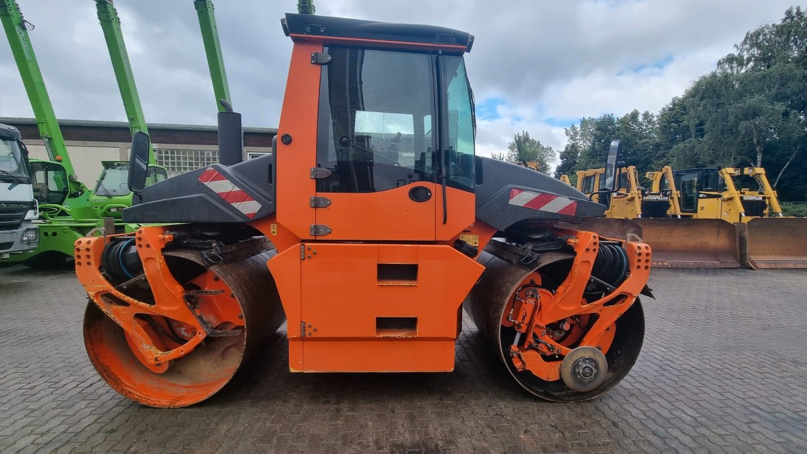 Fahrzeugabbildung BOMAG BW 174 AP Tandem