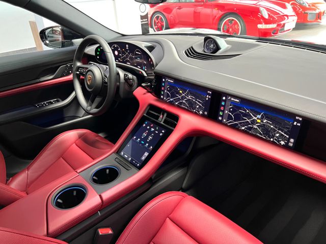 Porsche TAYCAN 4 CROSS TURISMO PANO ACC LEDER-ROT 2xDVD
