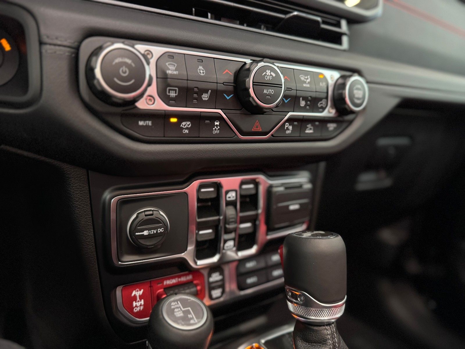 Fahrzeugabbildung Jeep Wrangler 6.4 V8 Rubicon 392 "AHK Voll-LED"