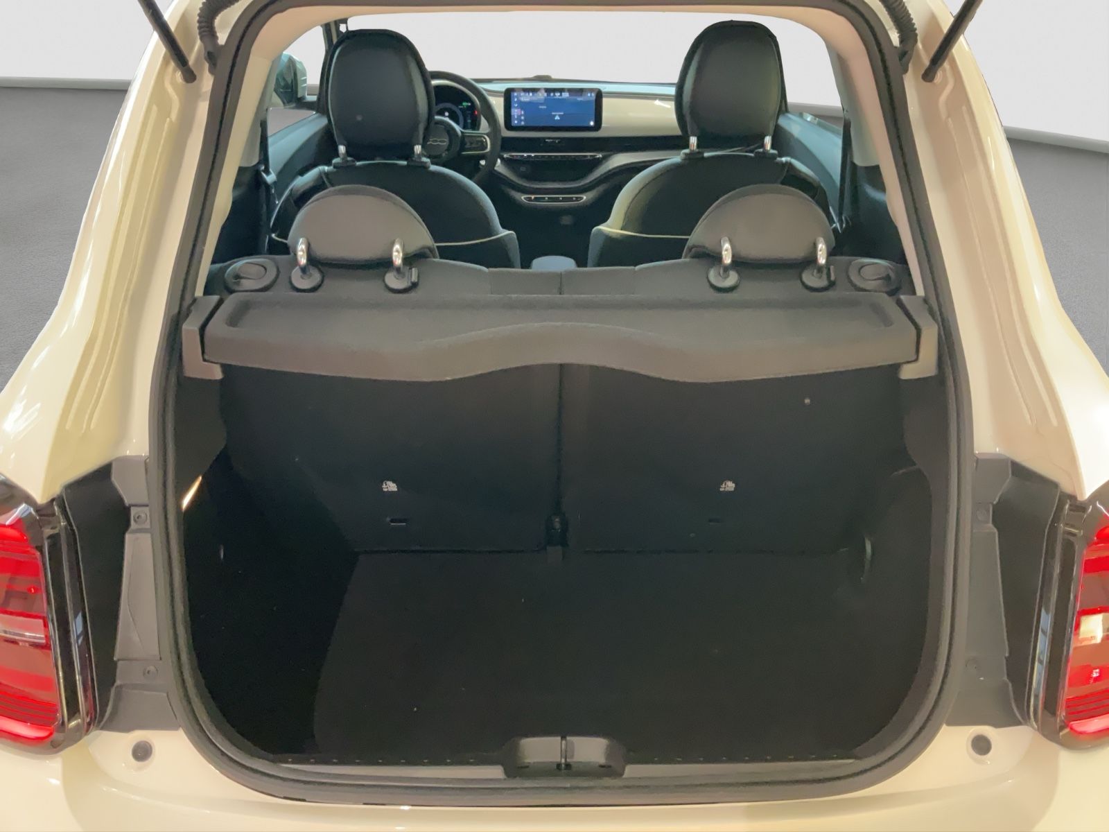 Fahrzeugabbildung Fiat 500e + Komfort Paket, Style Paket