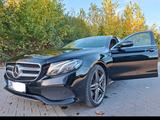 Mercedes-Benz E 400 d 4MATIC Autom. - - Mercedes-Benz E 400 mit Diesel-Antrieb: Limousine