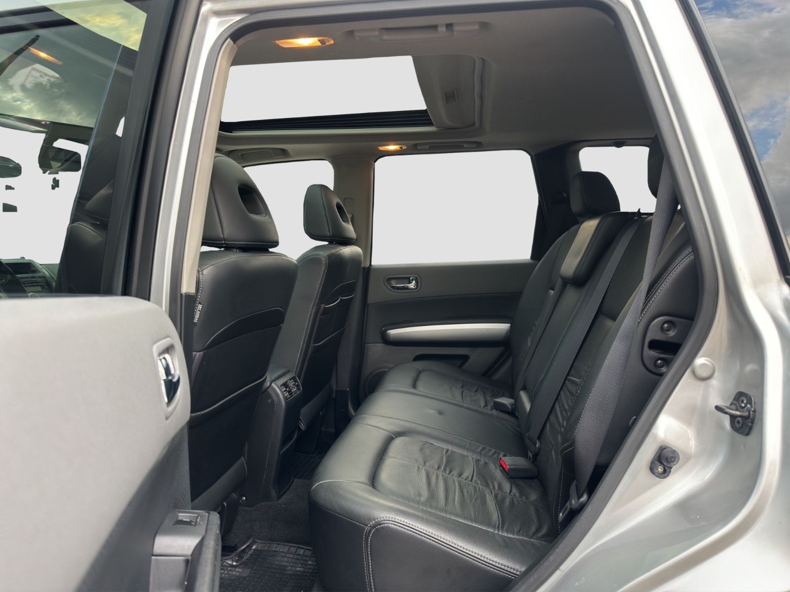 Fahrzeugabbildung Nissan X-Trail LE 4X4 /AHK/Schiebedach/Leder